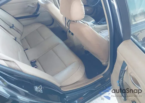 2011 BMW 328I z USA, uszkodzony, nr VIN WBAPH5G50BNM77052